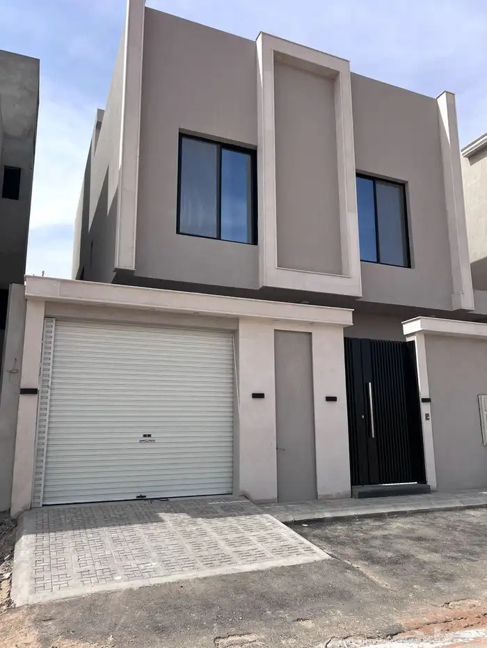 فيلا للإيجار بالجنادرية او البيع 0