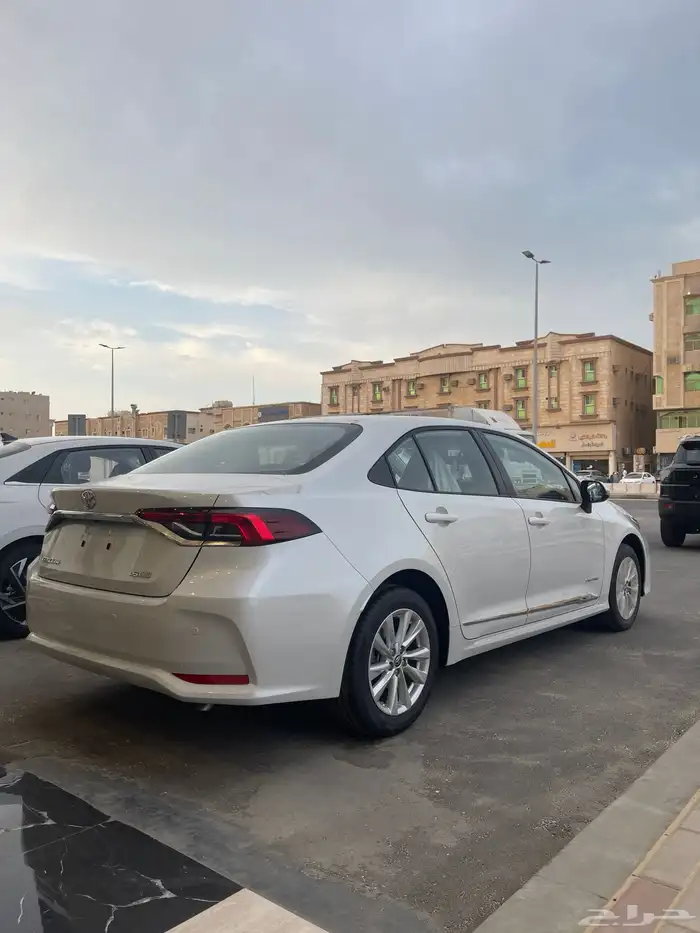 تويوتا كورولا 2025 1.5. استندر مطور سعودي 3