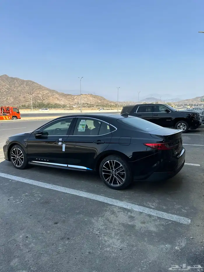 كامري 2025 لومير اصفار لون اسود مباعه 4