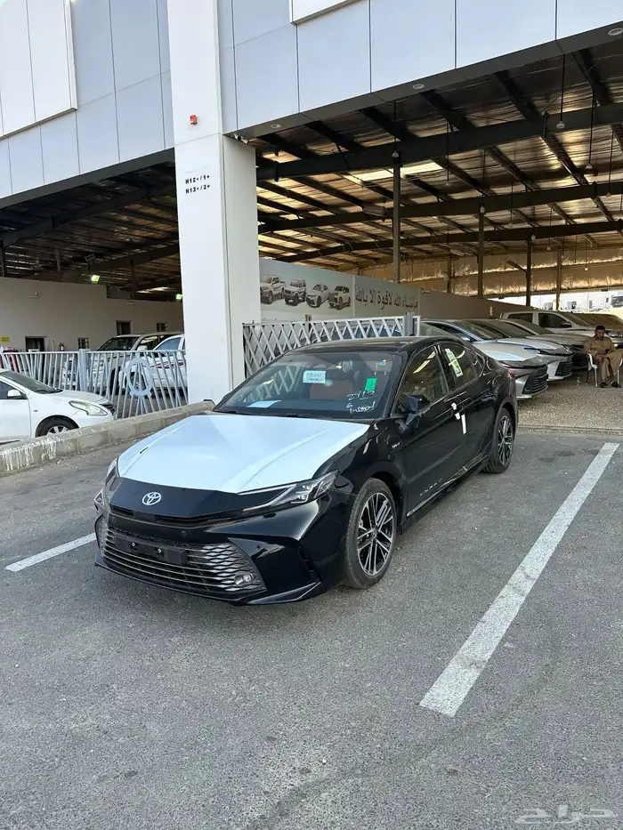كامري 2025 لومير اصفار لون اسود مباعه 33
