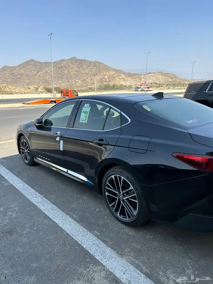 كامري 2025 لومير اصفار لون اسود مباعه 15