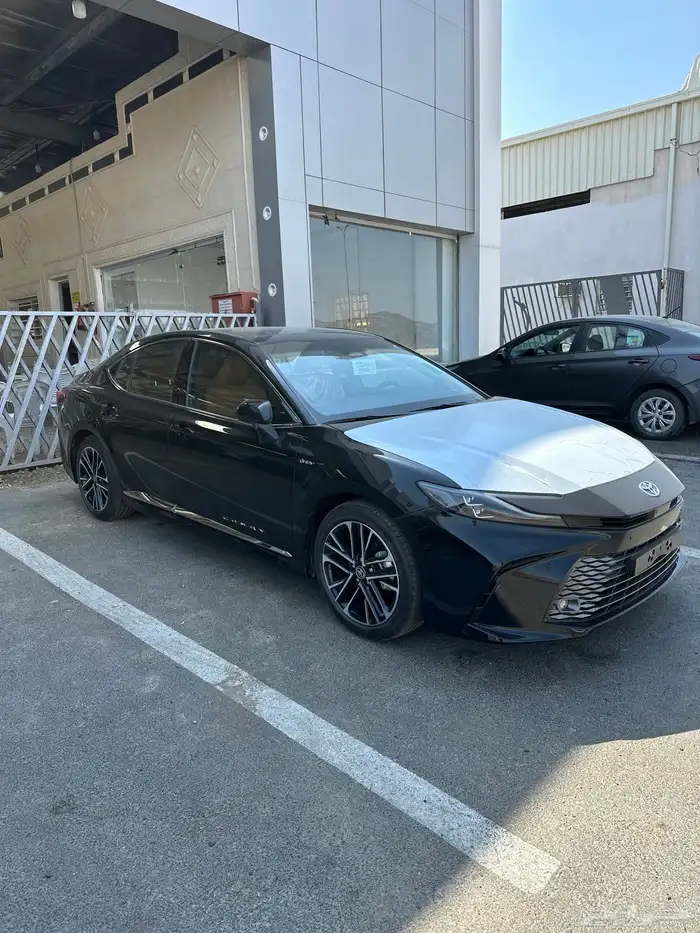 كامري 2025 لومير اصفار لون اسود مباعه 8