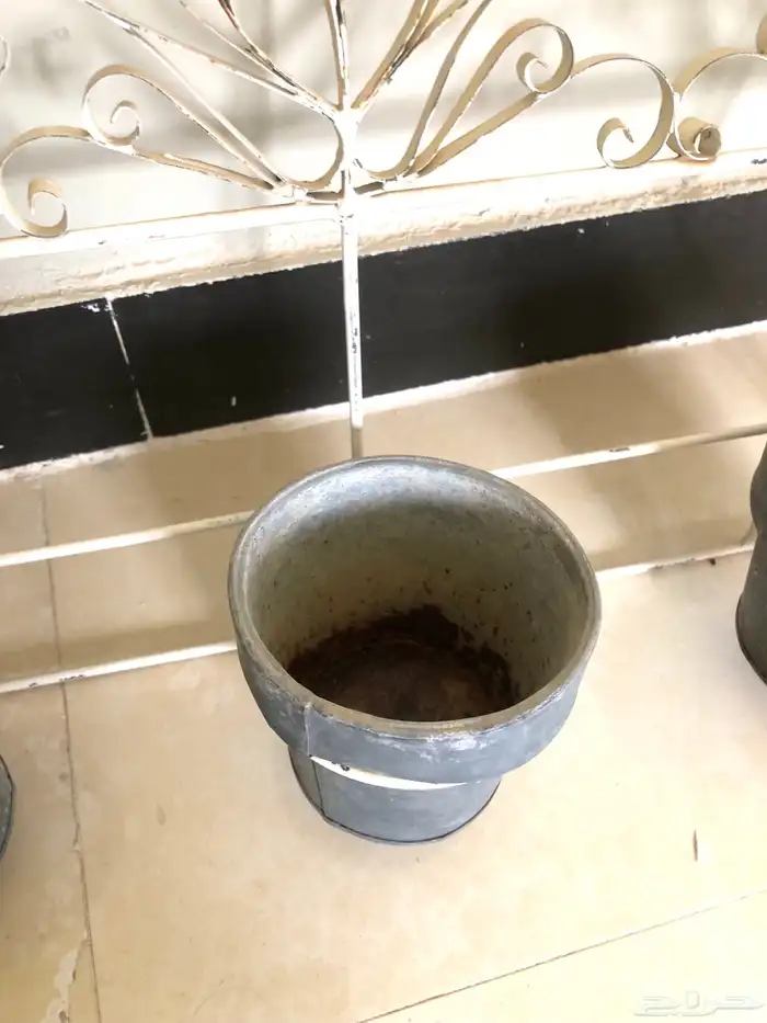 أصيص زرع فرنسي مع حامل  صناعة فرنسية 5