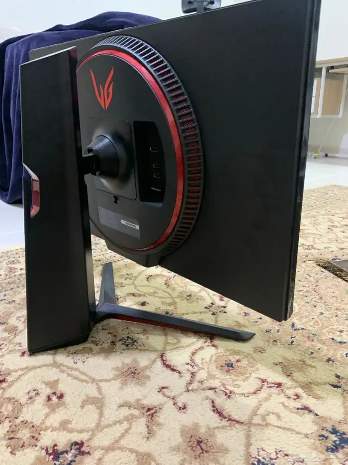 شاشة gaming من LG 27 بوصة 240 فريم 3