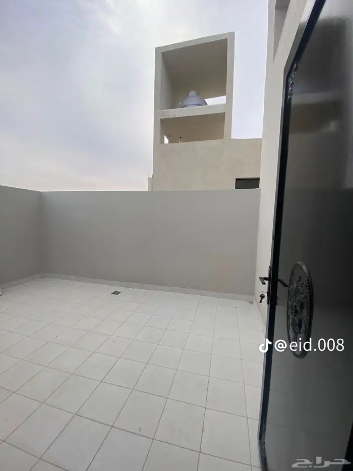فيلا للإيجار بالجنادرية او البيع 3