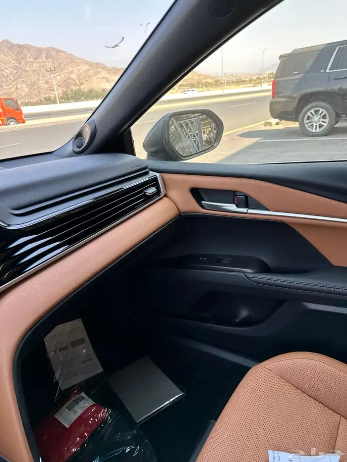 كامري 2025 لومير اصفار لون اسود مباعه 18