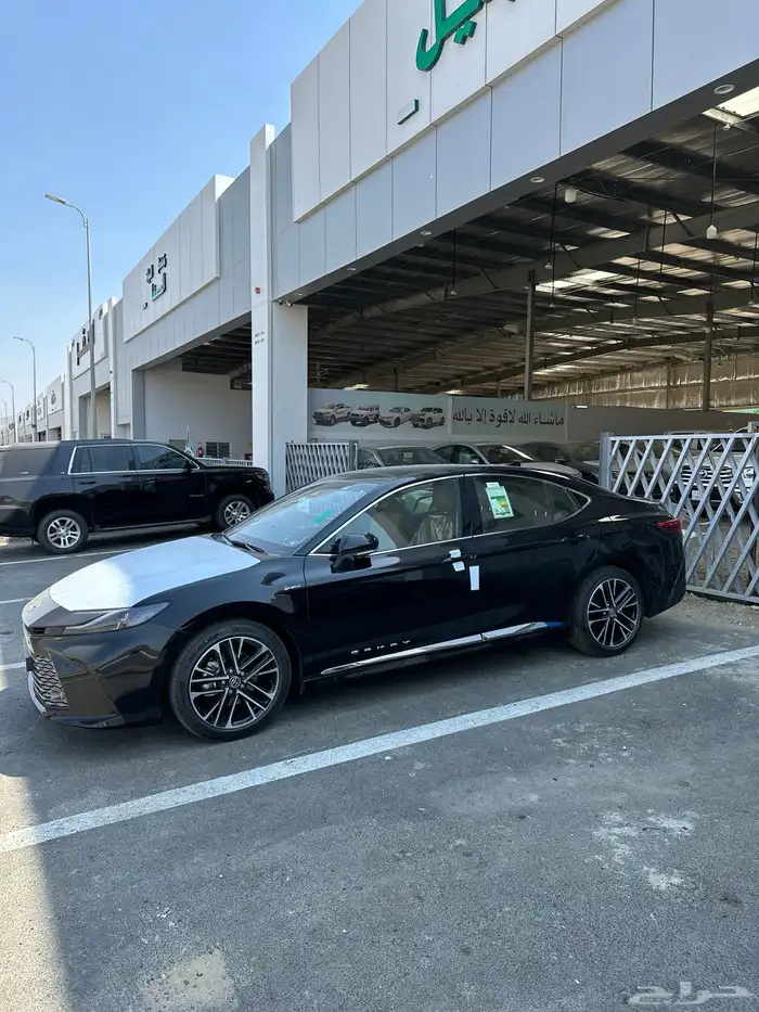 كامري 2025 لومير اصفار لون اسود مباعه 2