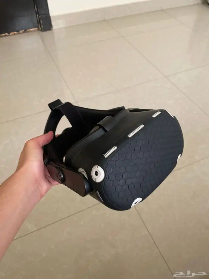 جهاز نظاره واقع افتراضي oculus quest 2 مستخدم 0