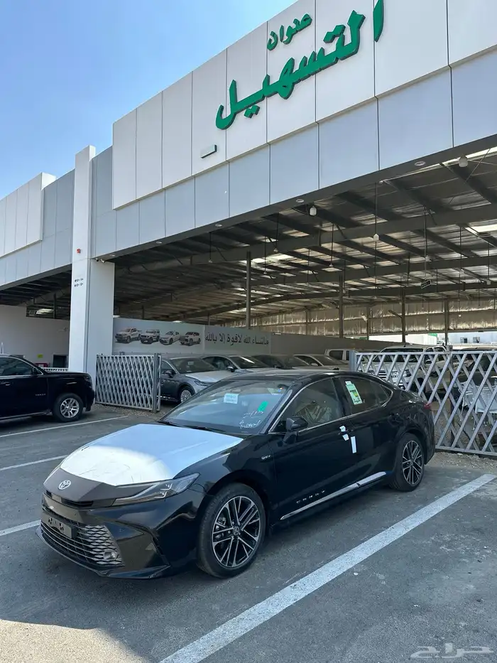 كامري 2025 لومير اصفار لون اسود مباعه 0
