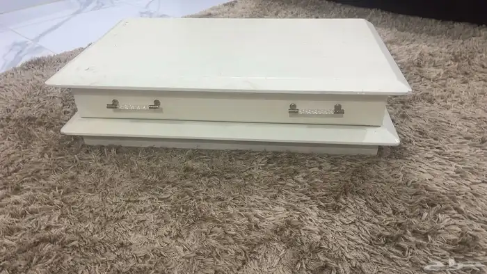 طاولة ارضية بها درج او كومدينة داخل دولاب 2