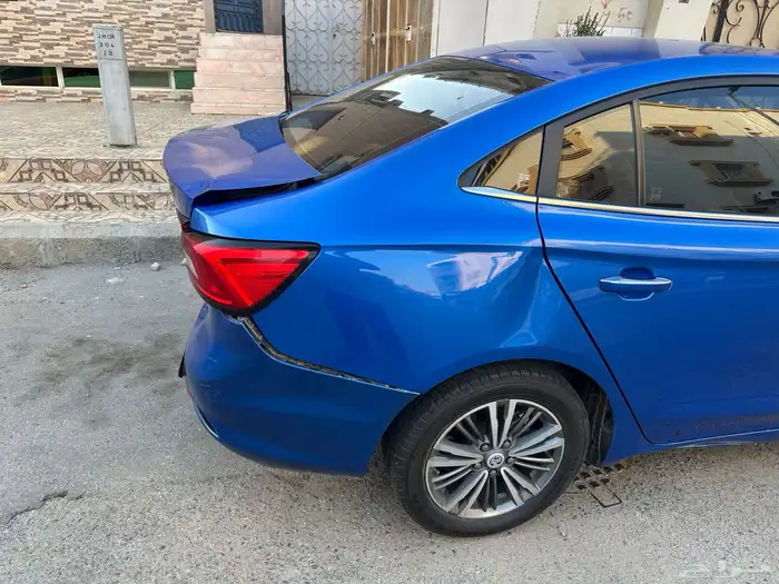 ورشة سمكرة وبوية لي اصلاح جميع انواع السيارات 33