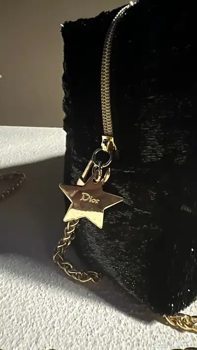 للبيع شنطه ديور من هدايا ديور 5