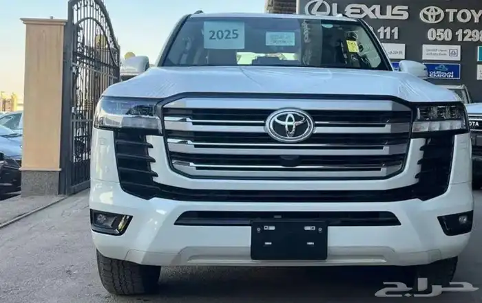 تويوتا لاند كروزر 2025 بنزين GXR 2 كاش واقساط 6