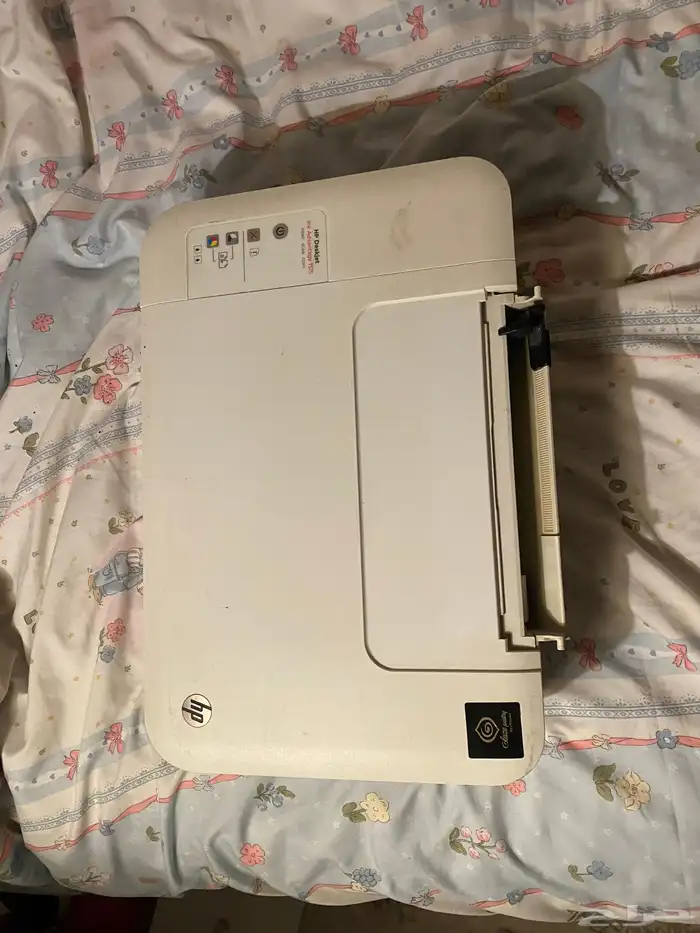 طابعه لون ابيض ورمادي ماركة hp 10