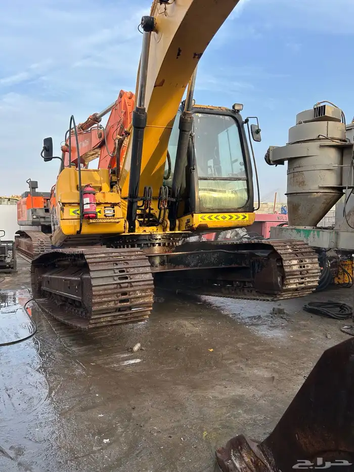 CAT 320 D حفارة 9