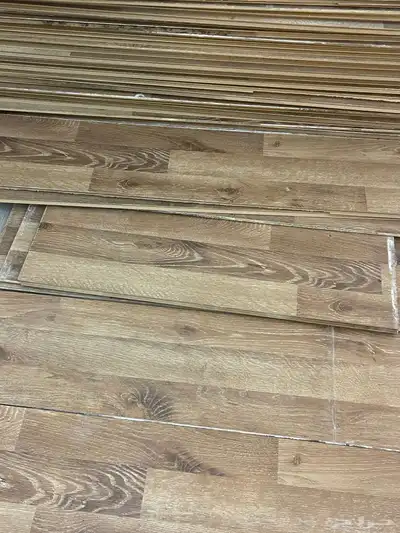 باركيه 62 لوح بطول متر مستخدم بحاله جيده 2
