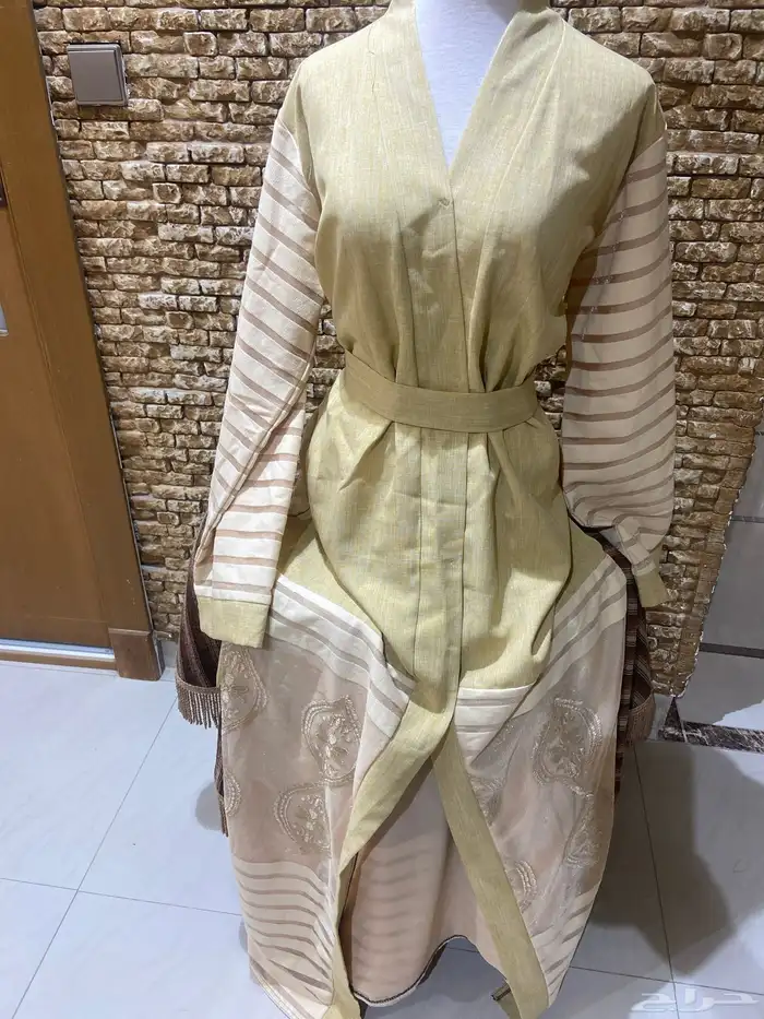 جلابيه خفيفه مبطنه مزينه بالتطريز 0