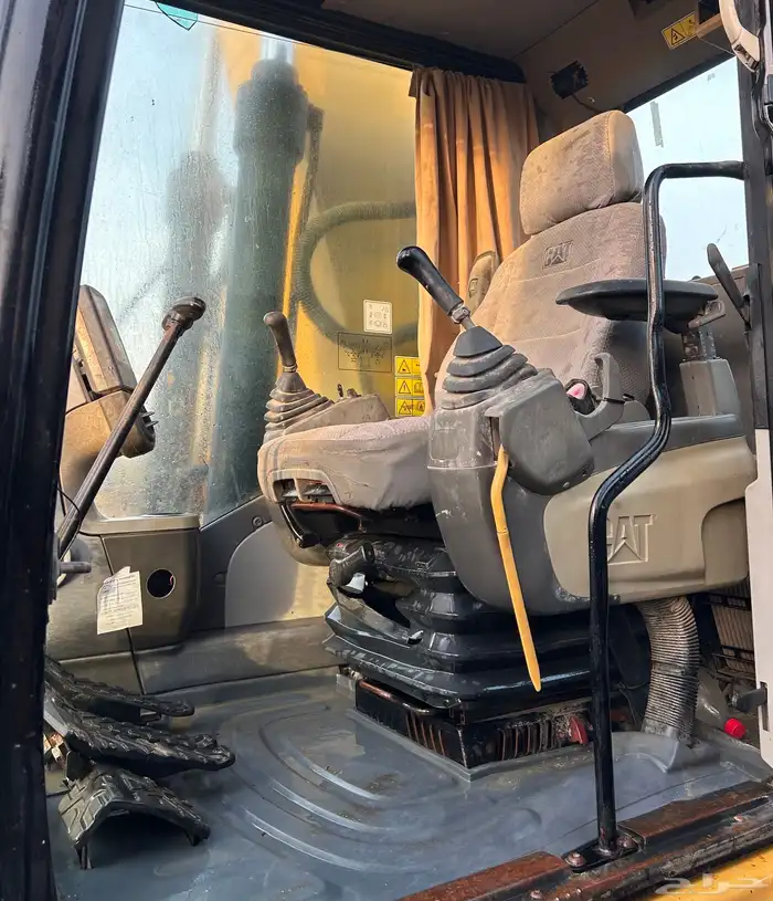 CAT 320 D حفارة 3