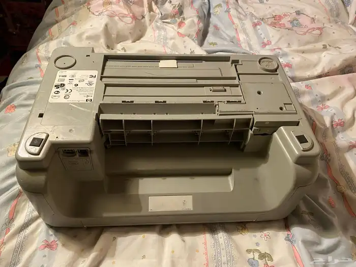 طابعه لون ابيض ورمادي ماركة hp 3