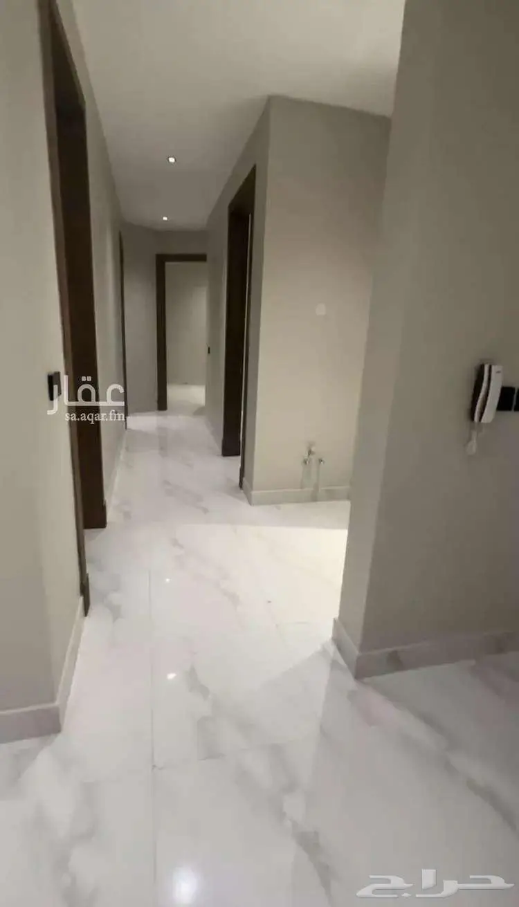 شقة في حي عكاظ 5