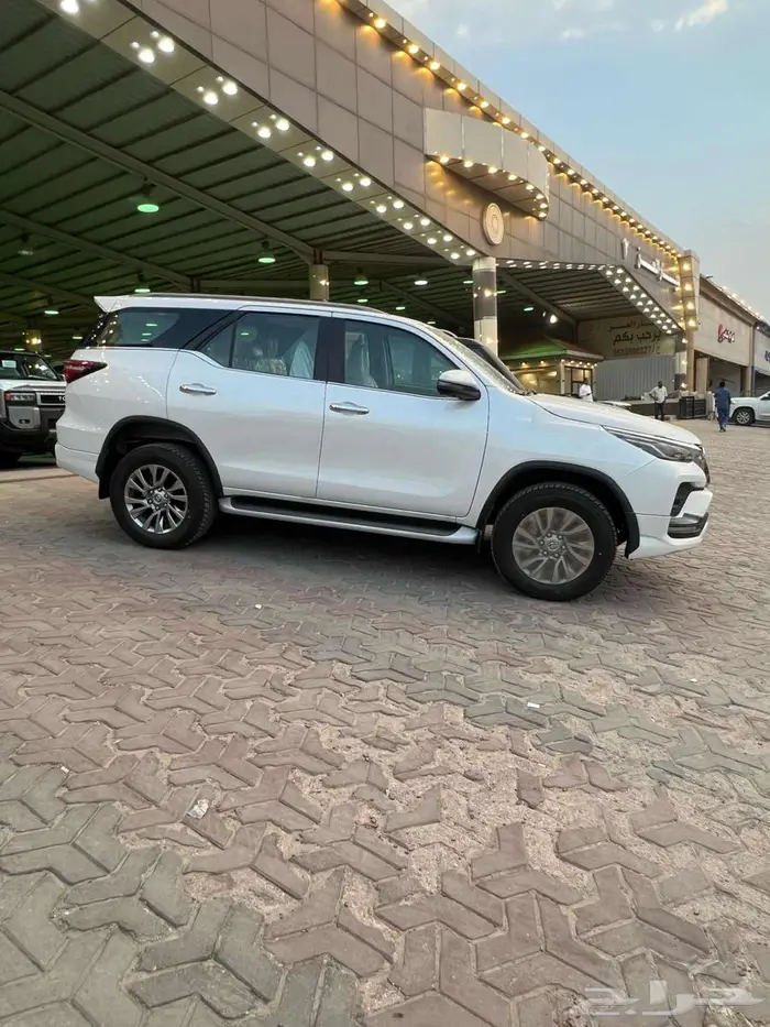 تويوتا فورشنر VX3 موديل 2025 0