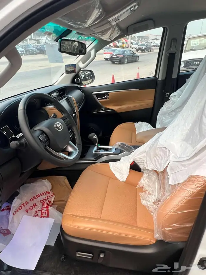 تويوتا فورشنر VX3 موديل 2025 15