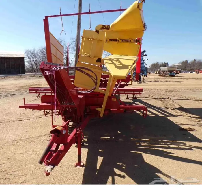 للبيع معدة زراعيه NEW HOLLAND 1037 1