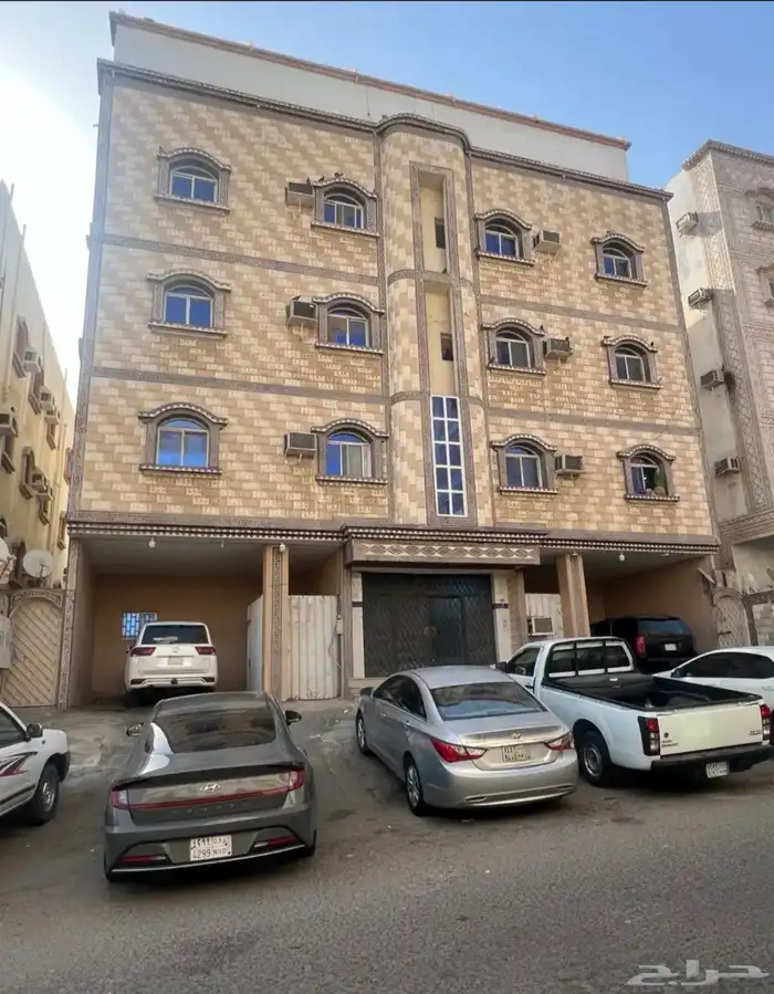 عمارة في مخطط العبيد مصرحه بناء 7 ادوار مبني منها 4 ادوار 0