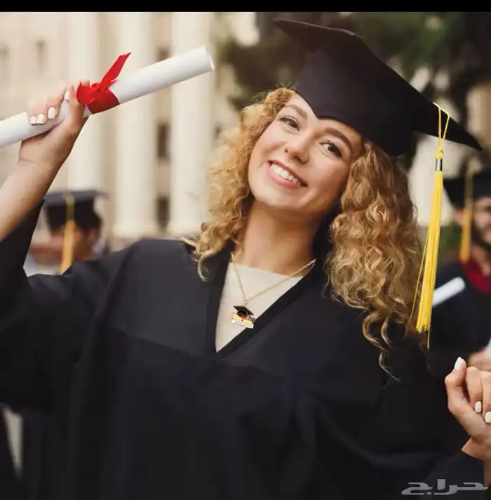 تعليقات وأساور تخرج 2025 5