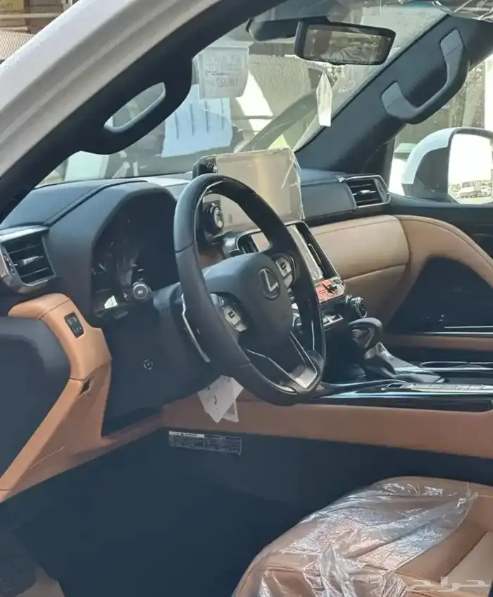 لكزس Lx600 BB الموديل 2024 اصفار 9