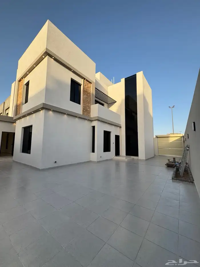 للبيع فيلا فاخره في عنيزه حي المحمديه 1