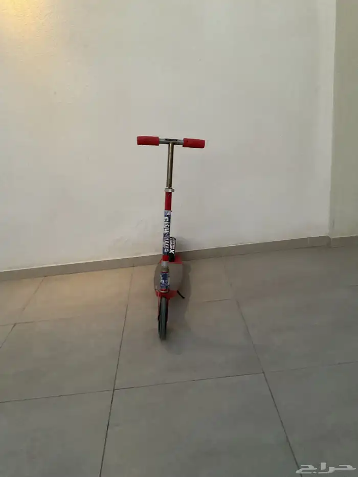سكوتر لون احمر 2