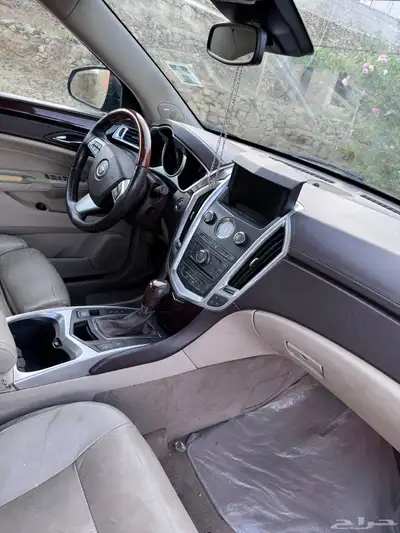 كاديلاك srx2010 8