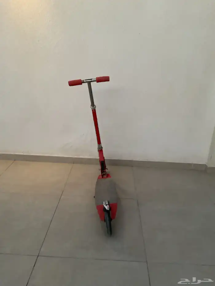 سكوتر لون احمر 1