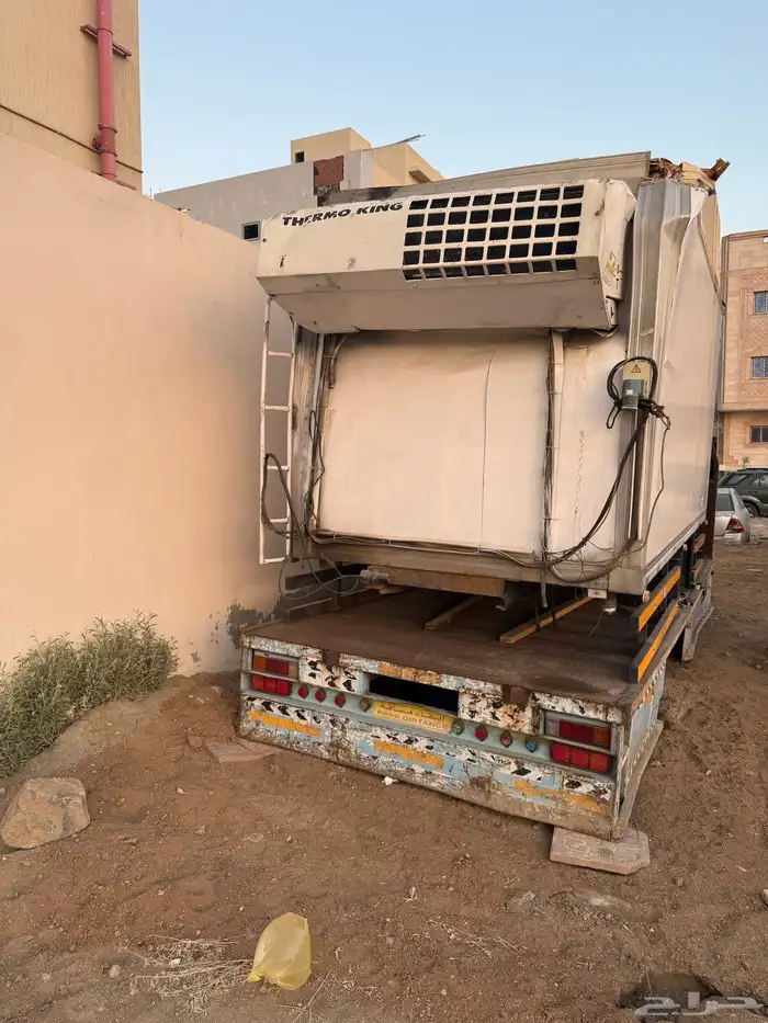 ثلاجه تبريد وتجميد مع الجهاز سطحه فرشه للبيع 0