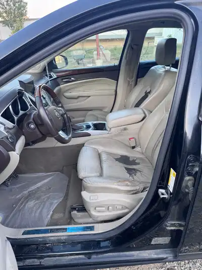 كاديلاك srx2010 3