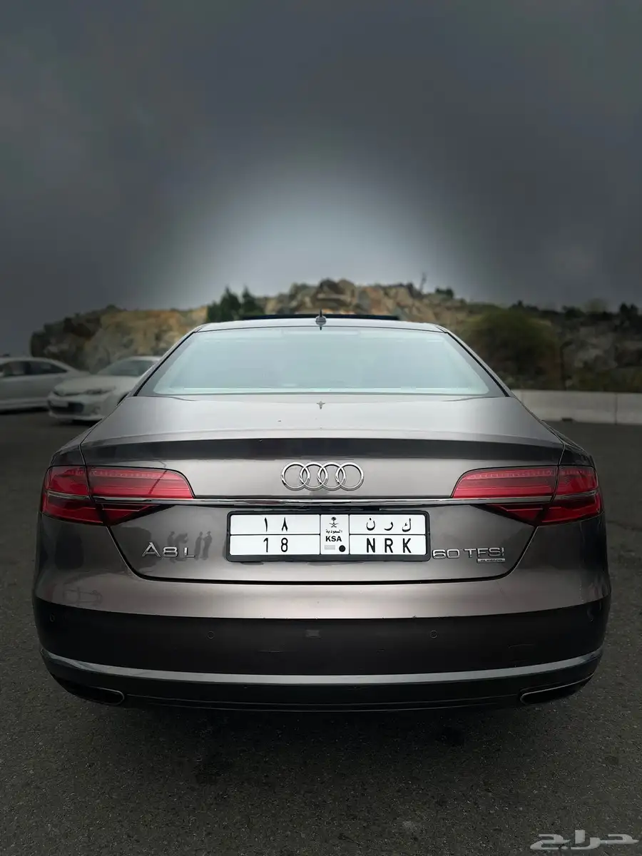 اودي A8 L 10