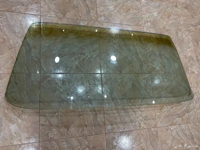 زجاجة امامية مرسيدس W116 79 1