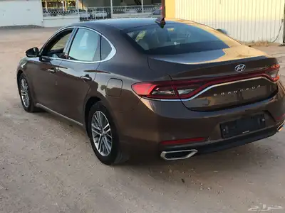 ازيرا 2019 بنزين 4 سلندر 10