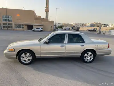 فورد كراون فكتوريا 2012 نظيف 1