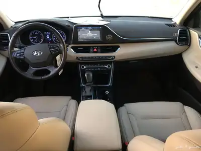 ازيرا 2019 بنزين 4 سلندر 20
