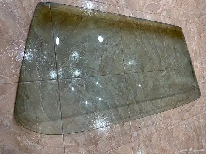 زجاجة امامية مرسيدس W116 79 4