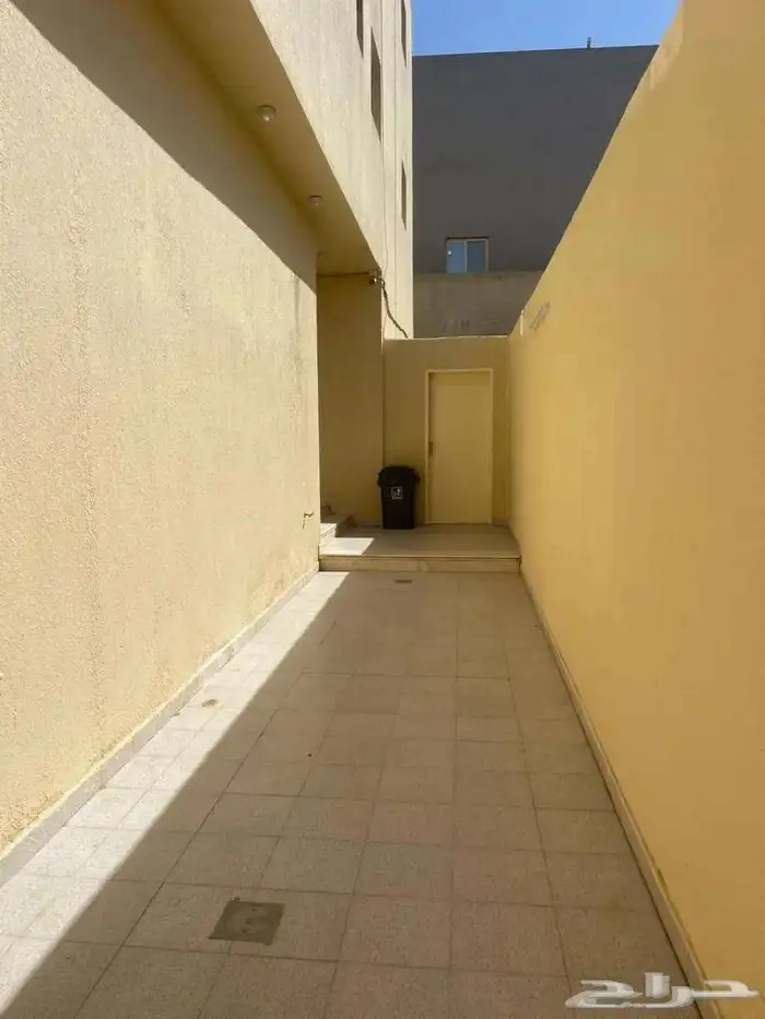 شقة مؤثثة للايجار الشهري 3