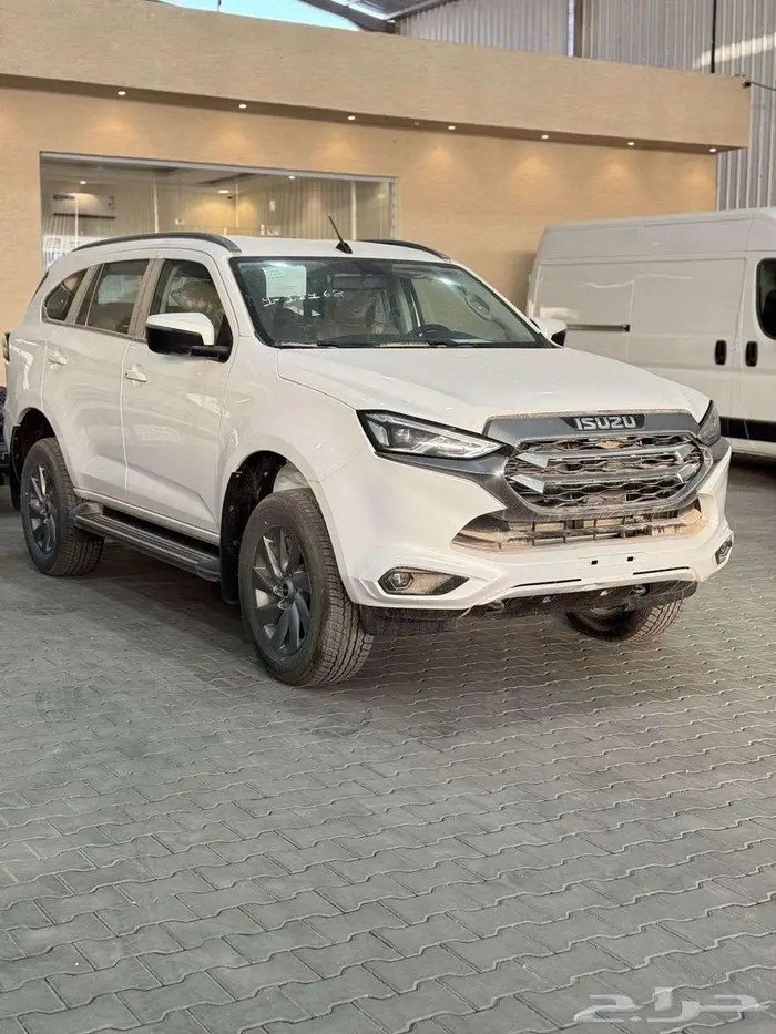 ايسوزو MUX بدون دبل 2023 كاش واقساط 2