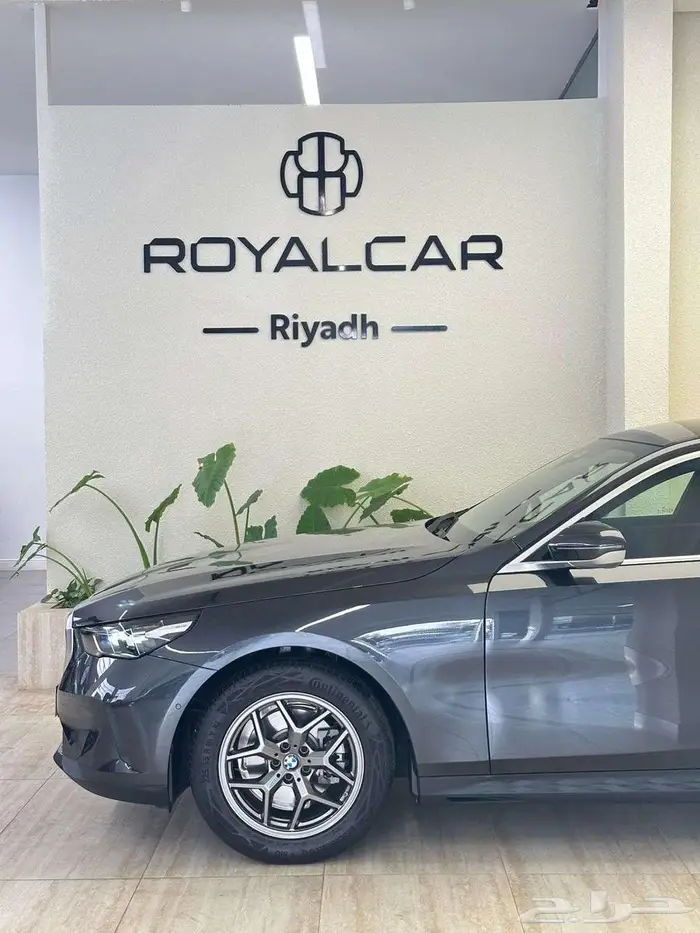 تم البيع BMW520i - 2024 بي ام دابليو 2