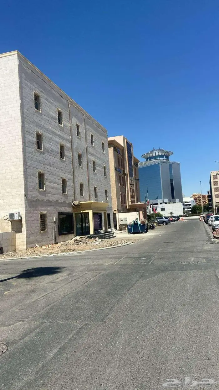 مكاتب للإيجار في موقع مميز حي الحمراء M106 7