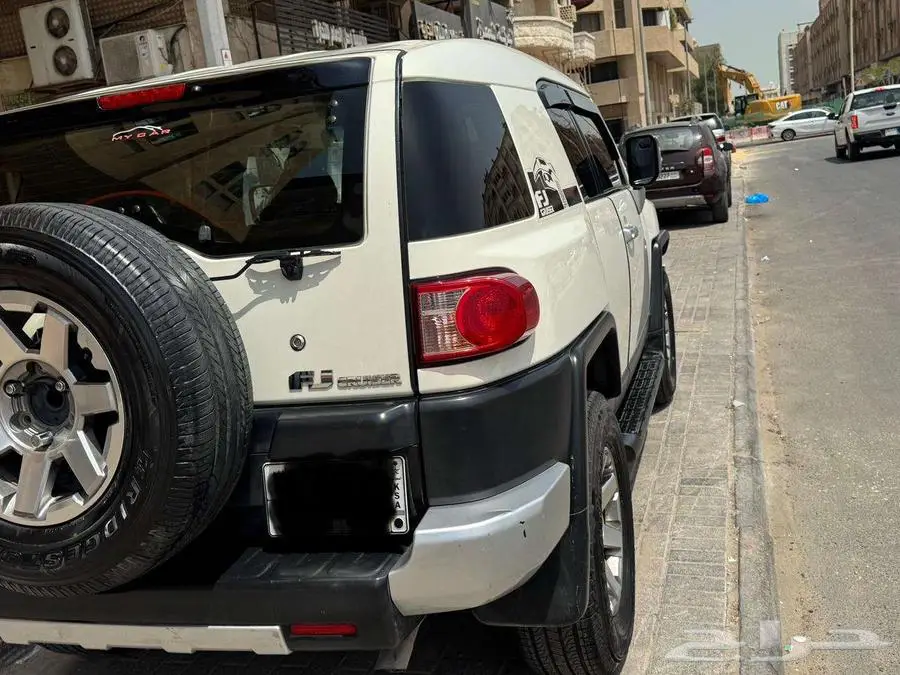 تويوتا FJ 2015 10