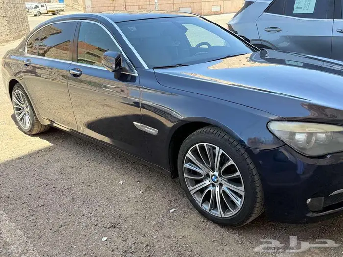 BMW 750Li 2009 اسود 2