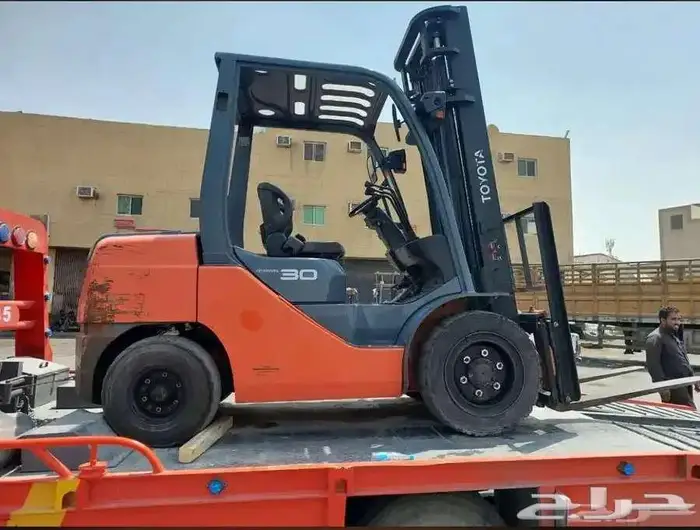رافعه شوكيه للايجار فوركلفت forklift سكينه سكين رافعة شوكية 1