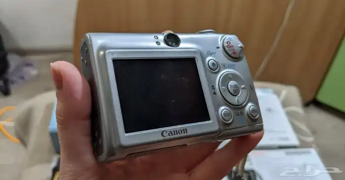 Canon IXUS 700 digital camera 7